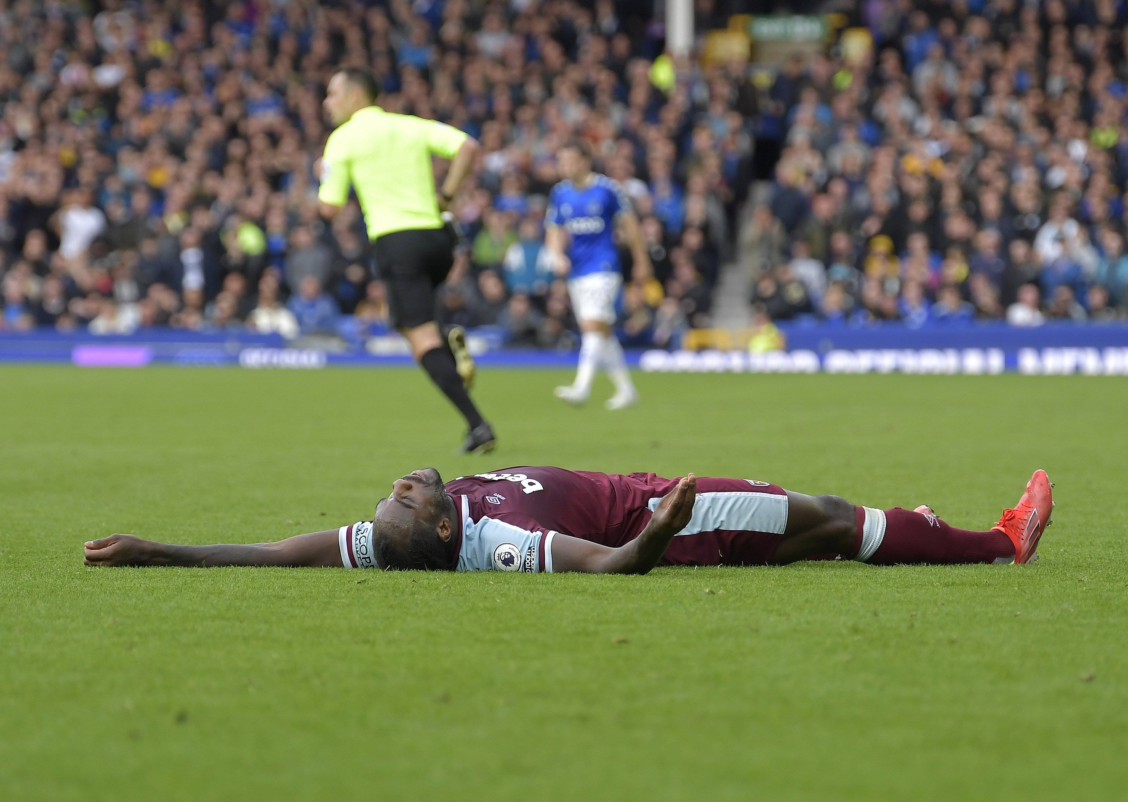 The Complete Guide to Sleep for Footballers Soccer Supplement